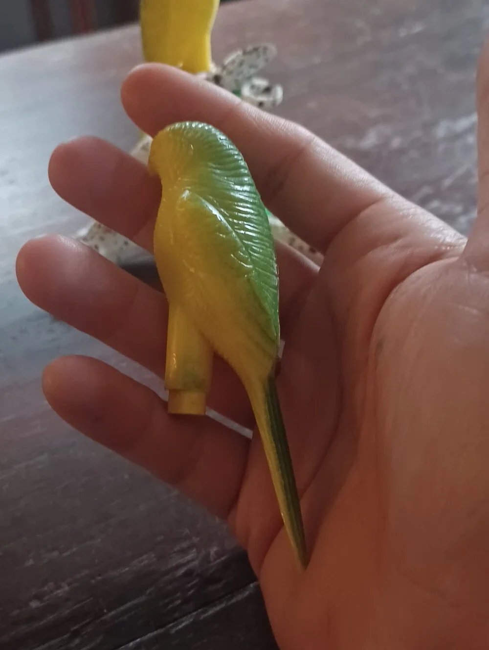 Vintage 60s salt & pepper shakers green & yellow parrot love birds - bird pair